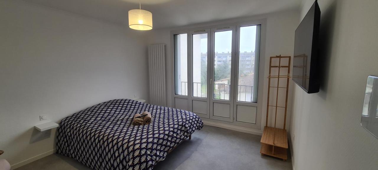 Private Room In Shared Apartment IV Beauvais Kültér fotó